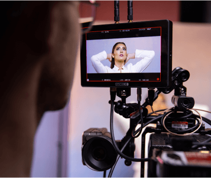 Odpowiednie dopasowanie ustawień ostrości i różnych trybów w kamerze telewizyjnej