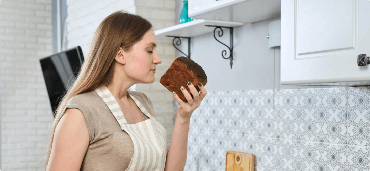 Uważne oddychanie, chodzenie oraz świadome jedzenie.