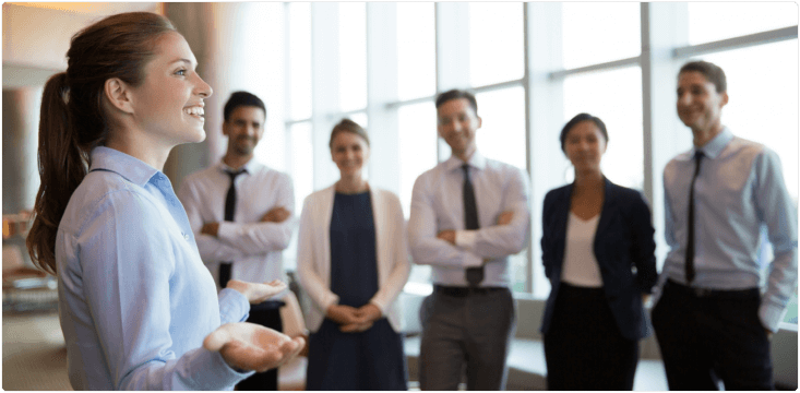 etapy rozwoju pracowników oraz motywacja.